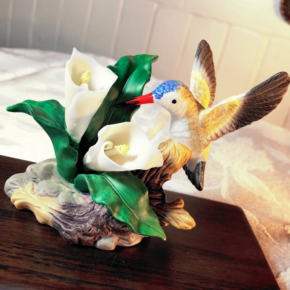 Lovely Porcelain Hummingbird Figurine